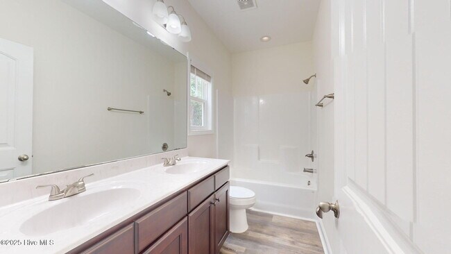 Building Photo - 1303 Dan Owen Dr