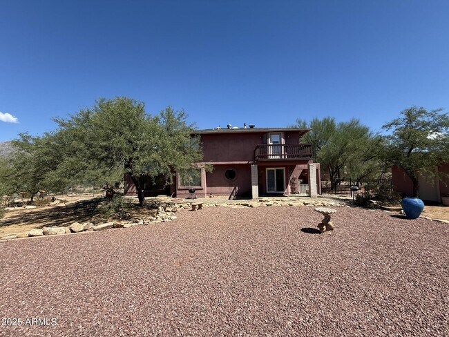 Building Photo - 5081 N Bear Canyon Rd