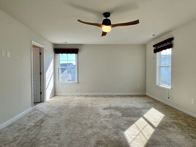 Building Photo - 8180 Lyman Ct