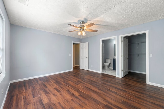 Building Photo - 3247 Fairington Dr