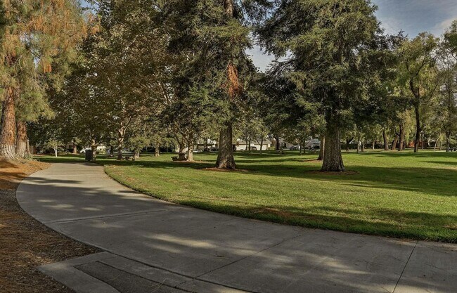 Building Photo - Cozy 3BD/2.5BA Single-Family Home Minutes from Downtown Pleasanton