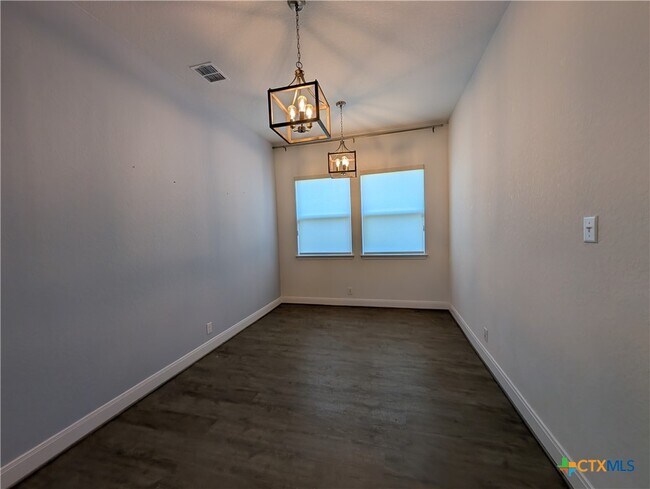 Building Photo - 2935 Aller