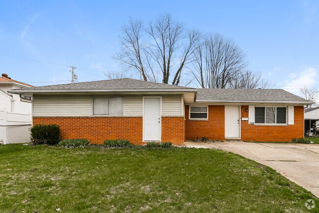 Building Photo - 2400 Lisbon Dr