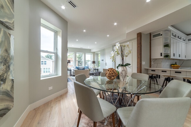 Building Photo - 4730 W Grace St