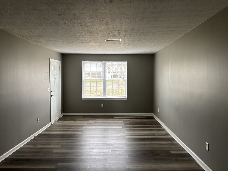 Building Photo - 1155 Edgewood Dr