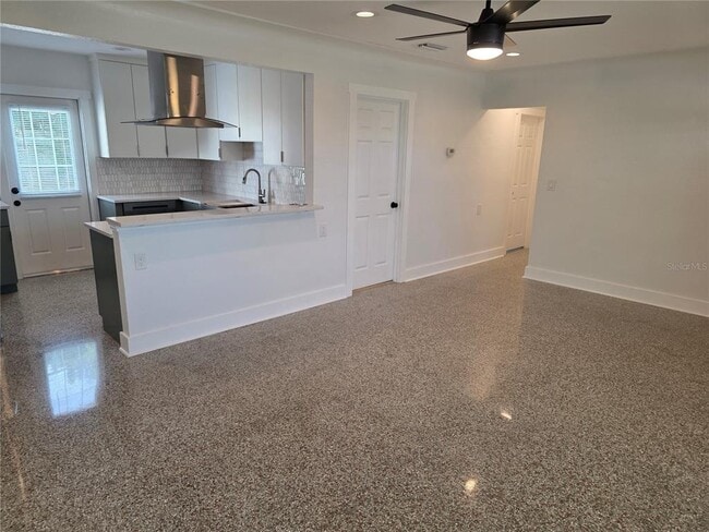 Building Photo - 430 80th Way