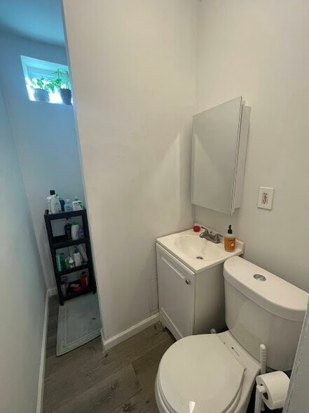 Full Bath - 4224 Powelton Ave