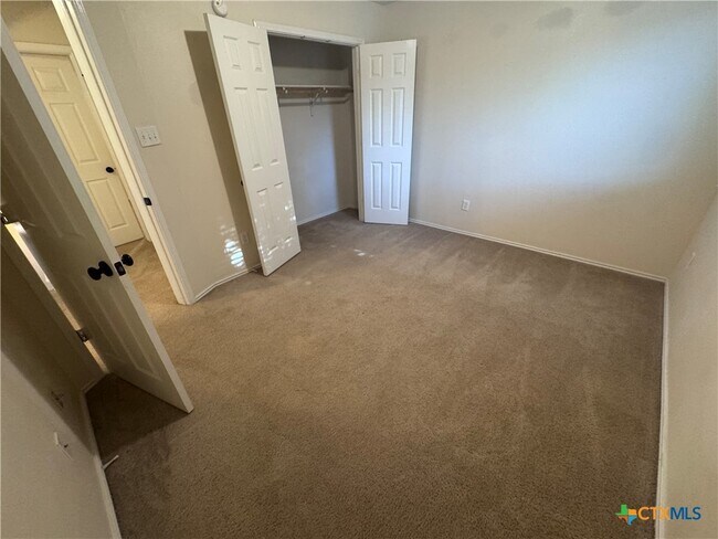 Building Photo - 5200 Lions Gate Ln