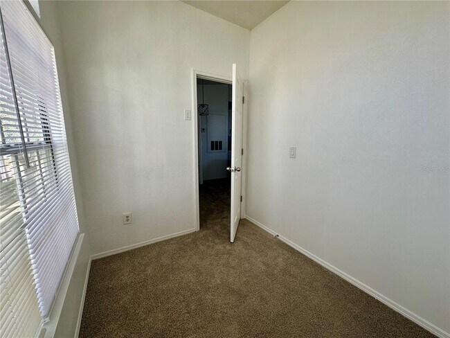 Building Photo - 1606 Columbia Arms Cir