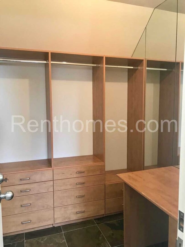 Building Photo - 13075 Caminito del Rocio