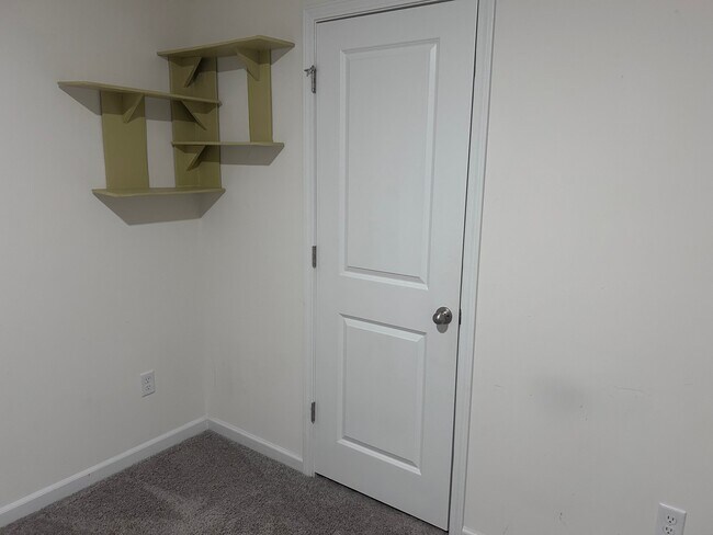Building Photo - 1098 Silverbend Trl