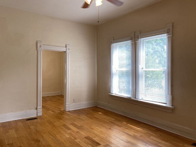 Building Photo - Classic Old Town Fort Collins 2 Bed 2 Bath Home Close to CSU