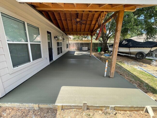 Building Photo - 20034 Silver Rock Dr