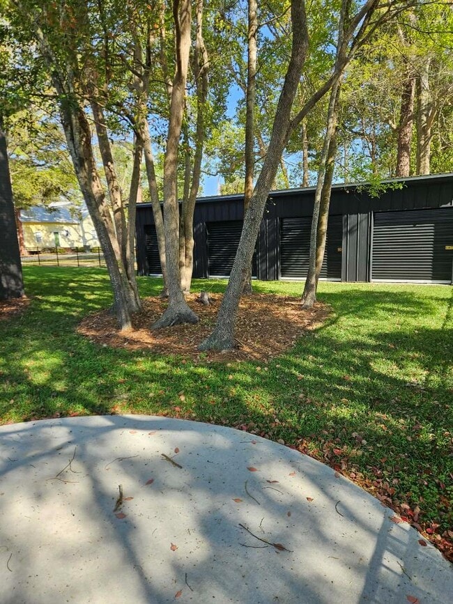 Building Photo - 152 E Orange St