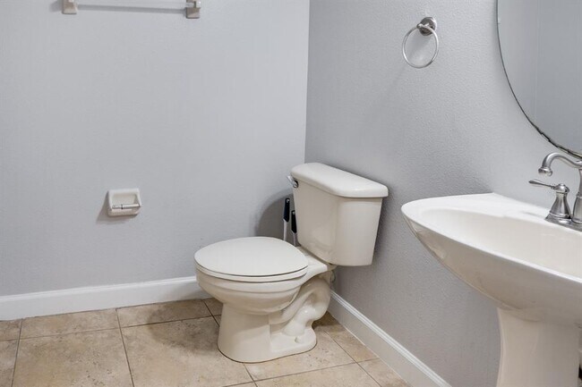 Building Photo - 3528 Sanctuary Dr