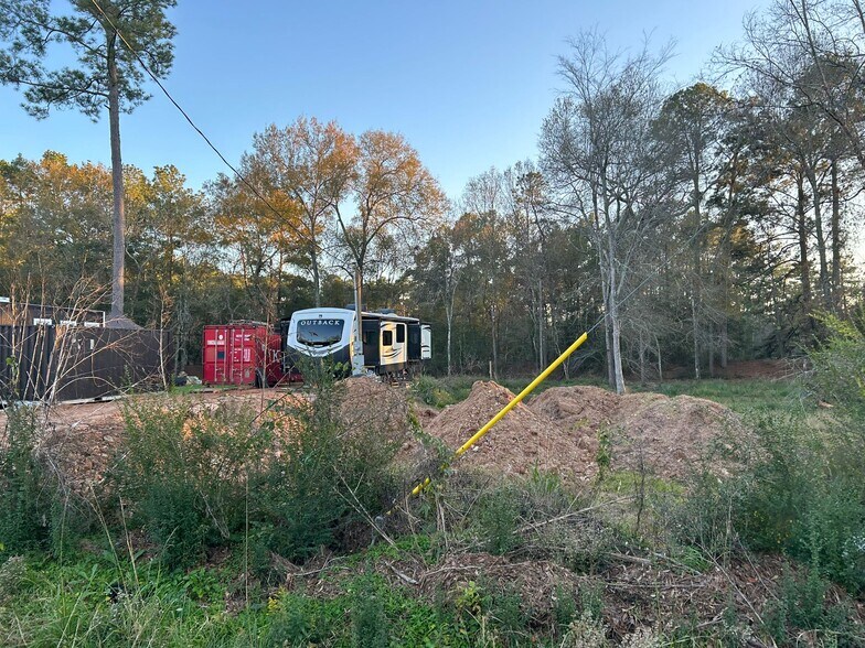 Building Photo - 11468 Underwood St