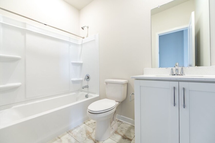 Building Photo - 713 Platinum Dr