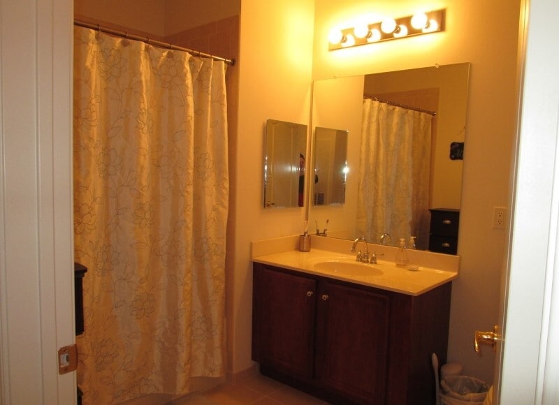 FULL BATH - 2411 Ramapo Ct