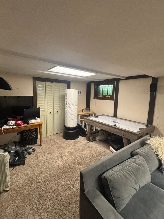 Building Photo - 290 Elm Park Ave