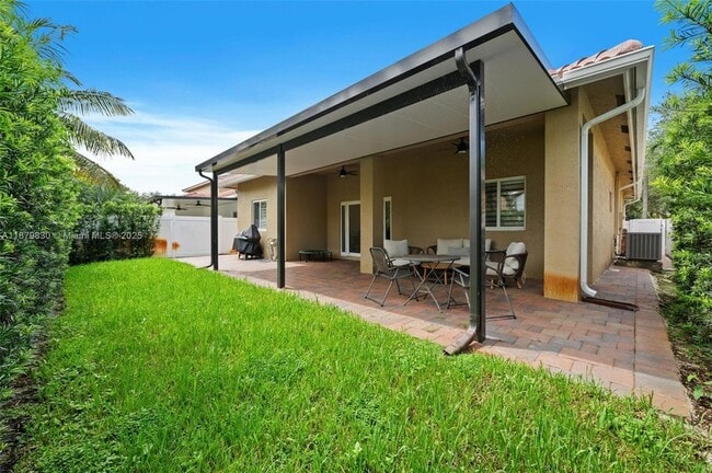 Building Photo - 3103 SW 140th Ave