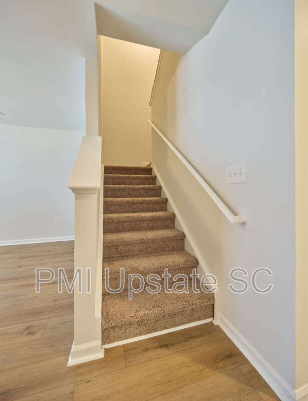 Building Photo - 650 Blossom Run