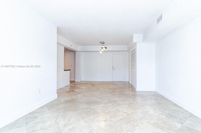 Building Photo - 7501 E Treasure Dr