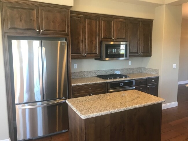 Building Photo - Charming 2 Bed 2 Bath - Trilogy at The Vineyards