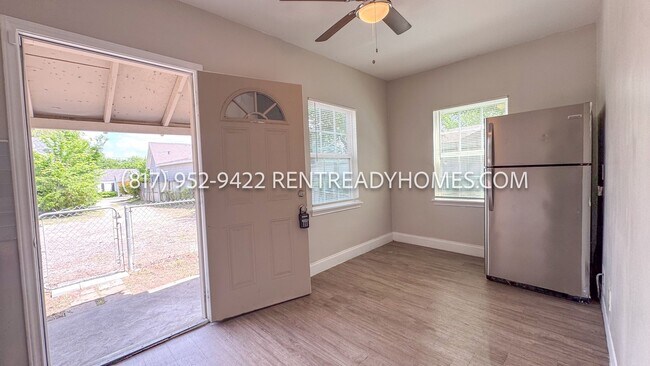 Building Photo - 1123 Sunnyside St