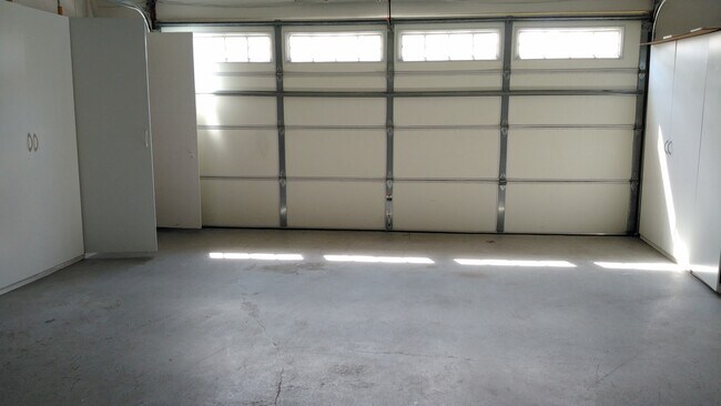 Building Photo - 10 Del Andante