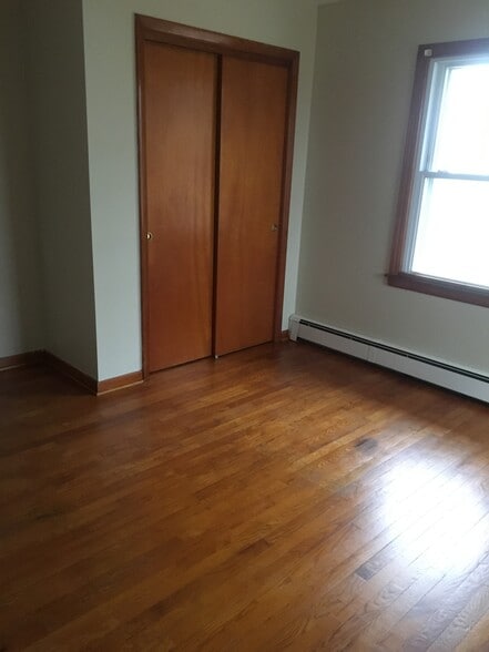 Building Photo - 401 Marlington St