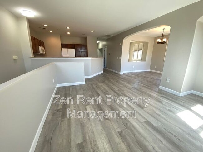 Building Photo - 2744 S Pewter Dr