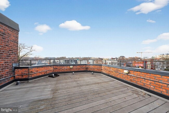 Building Photo - 249 Florida Ave NW