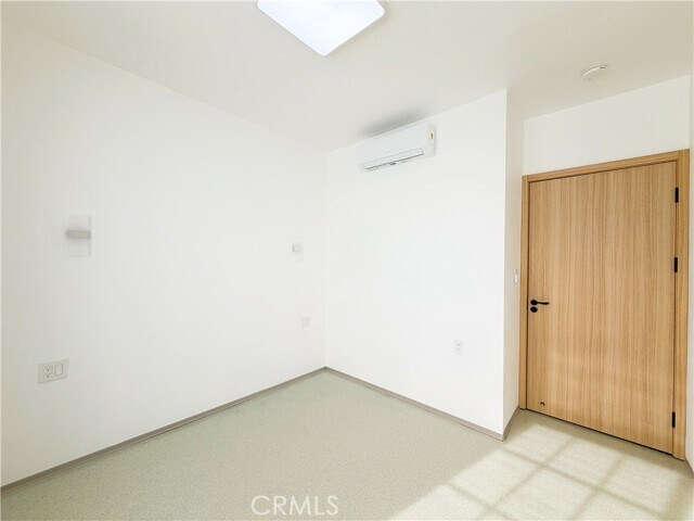 Building Photo - 1 Quiet Hills Cir