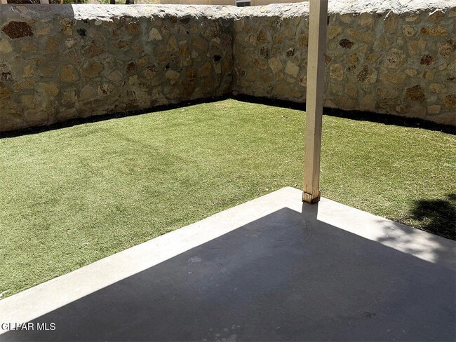 Building Photo - 707 El Pinal Pl
