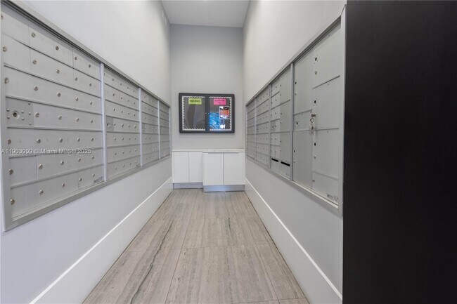 Building Photo - 140 S Dixie Hwy