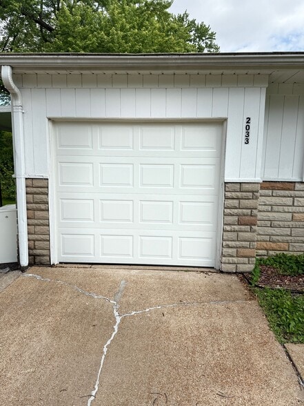 Building Photo - 2033 Bella Clare Dr