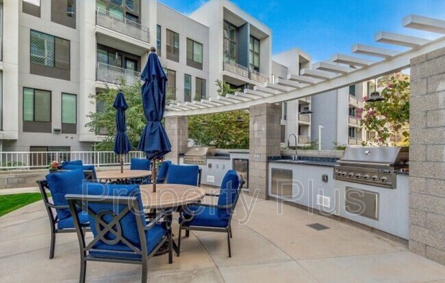 Building Photo - 140 E Rio Salado Pky