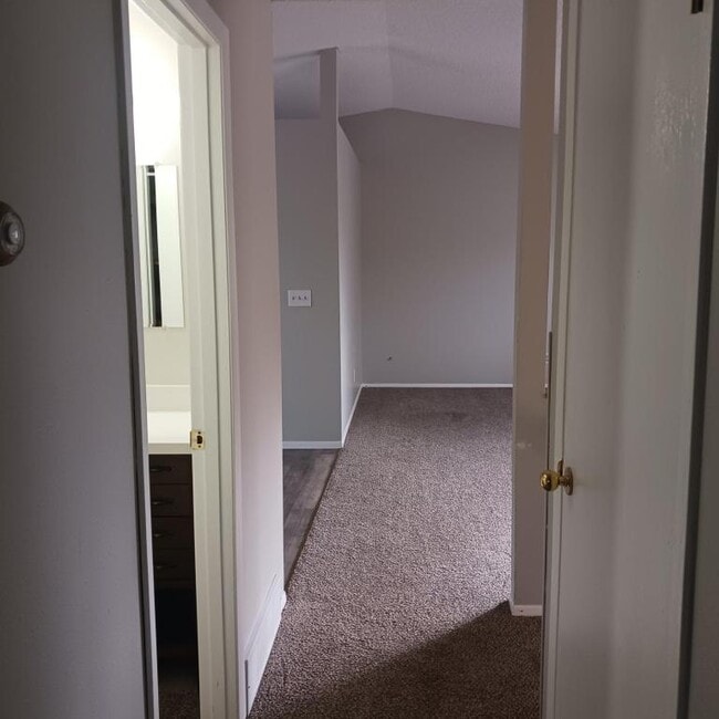 Building Photo - 3895 Kim Dr