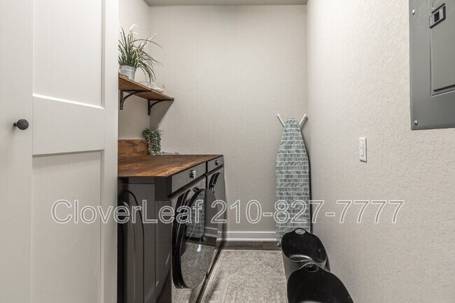 Building Photo - 709 Stonemanor Bay