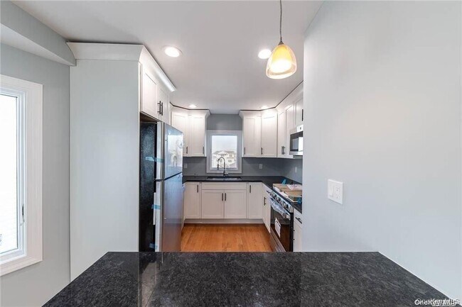 Building Photo - 237 W Market St