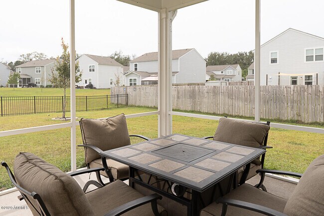 Building Photo - 81 Saluda Way