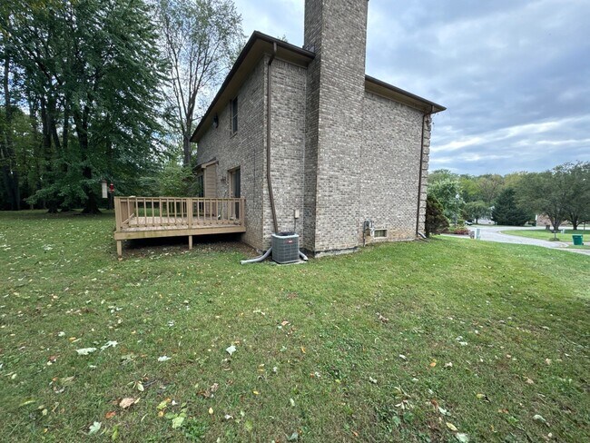 Building Photo - 10985 Eagles Cove Dr