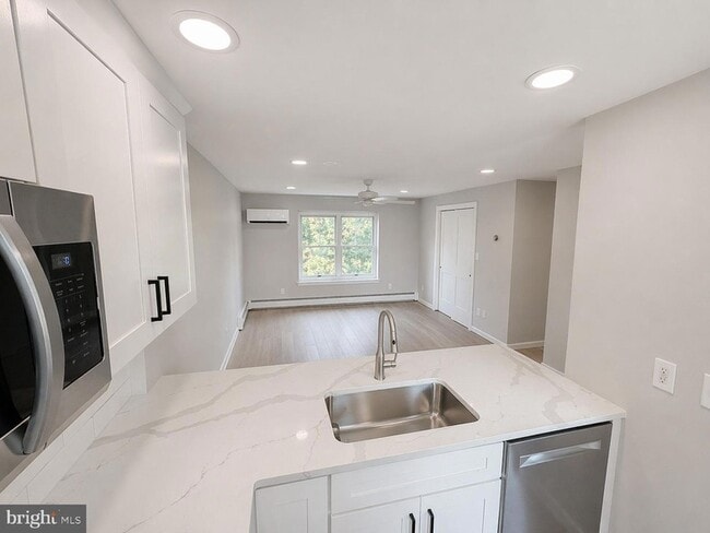 Building Photo - 359 Whites Rd