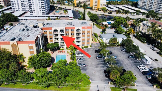 Building Photo - 400 N Riverside Dr