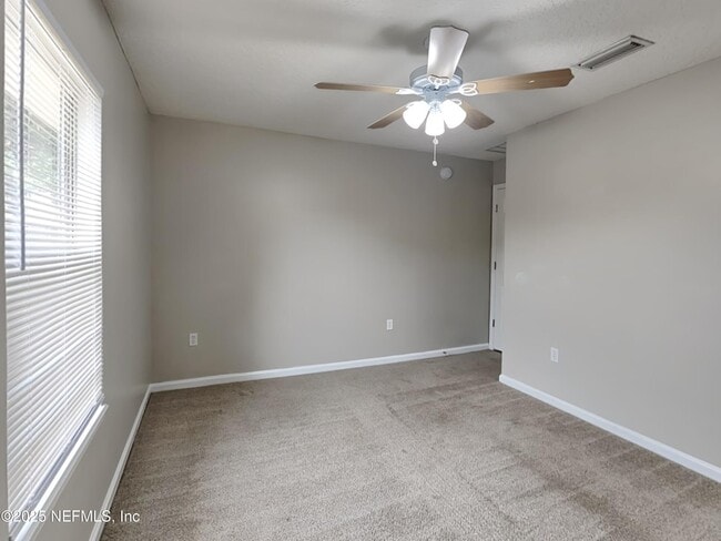 Building Photo - 2450 Creekfront Dr