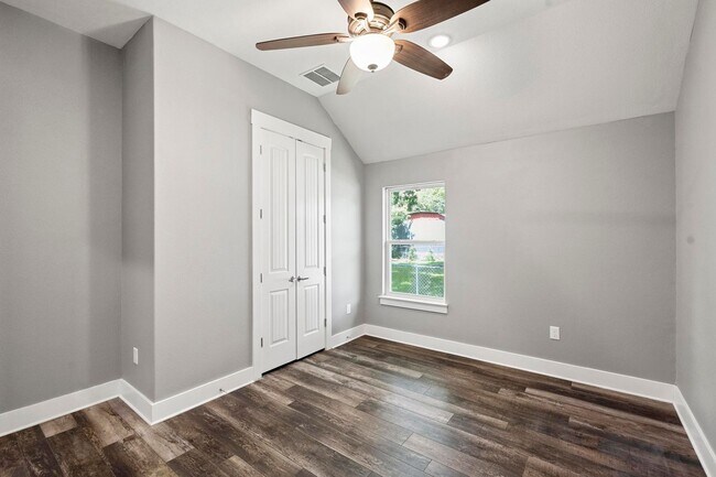Building Photo - Modern Living Meets Small-Town Texas Charm