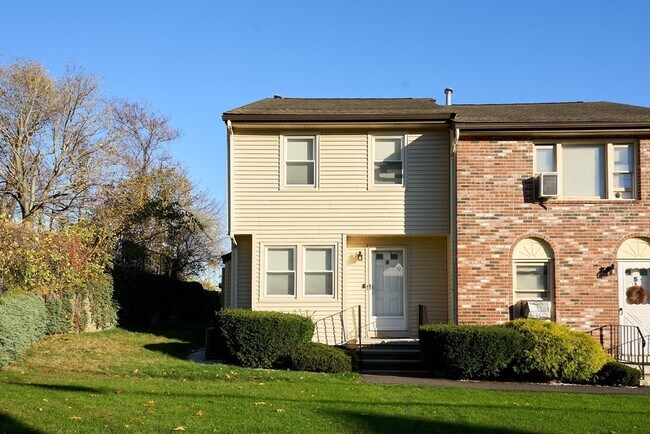 Building Photo - 3 Woodland St