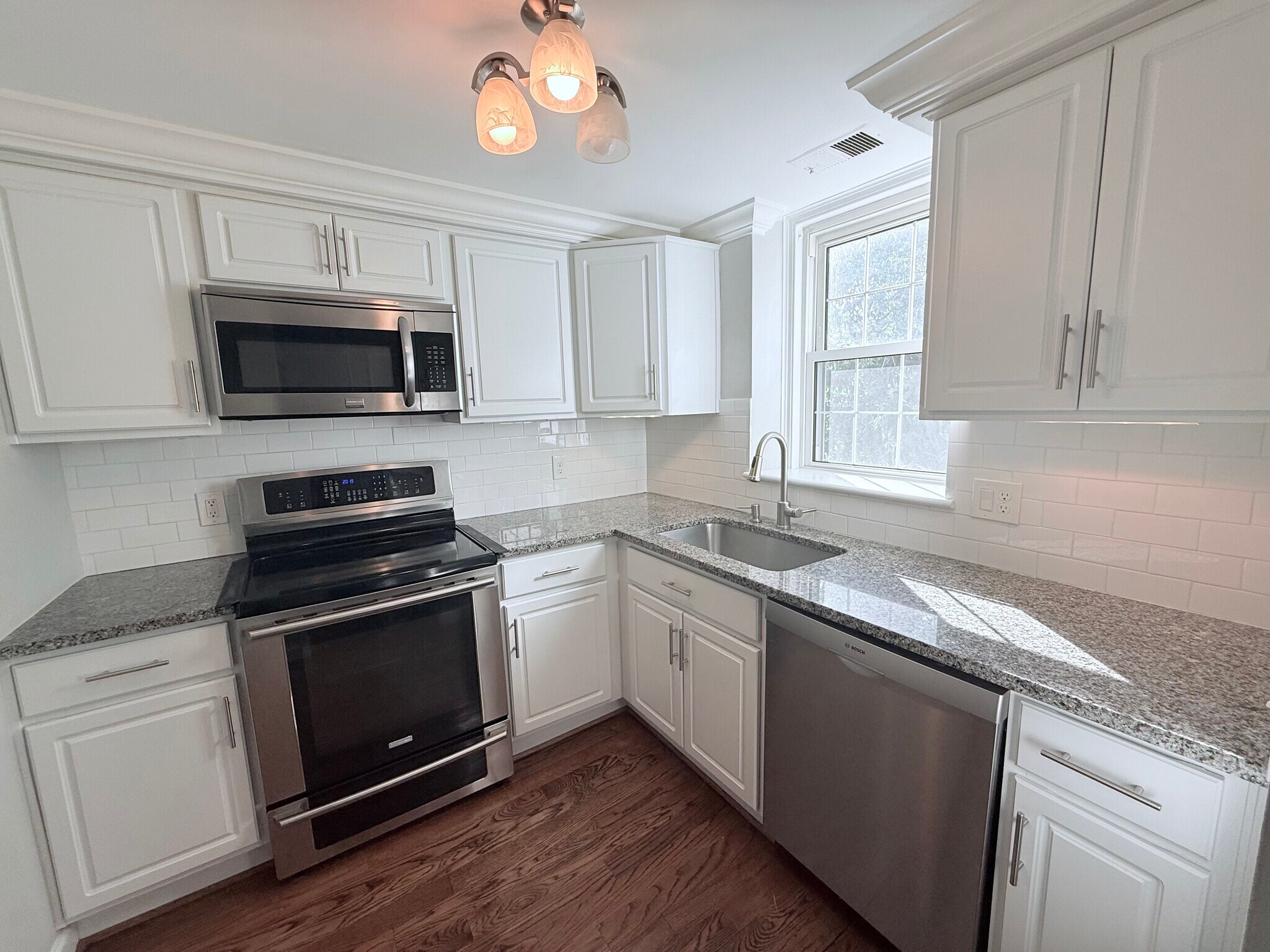 Building Photo - 4814 30th St S