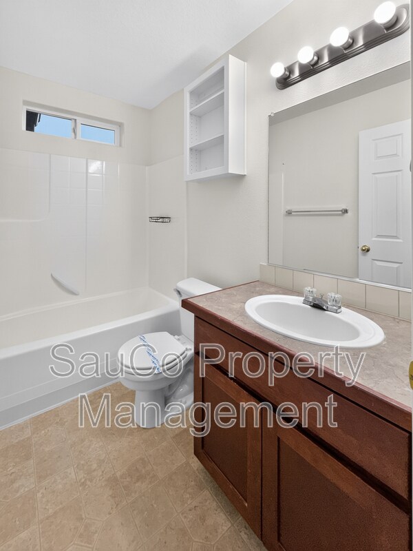 Building Photo - 7839 NE Kian Ln