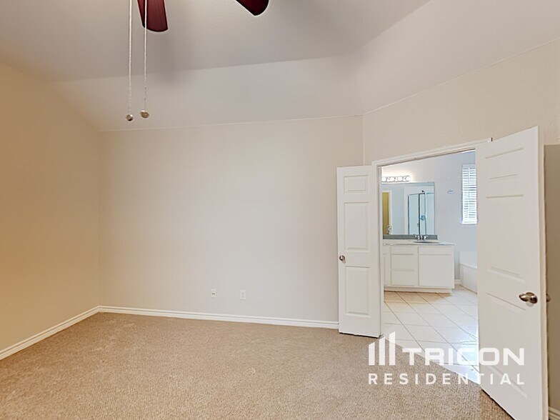 Building Photo - 813 Wolf Trail